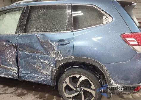 2024 Subaru Forester Touring z USA, uszkodzony, nr VIN JF2SKAMC2RH470611